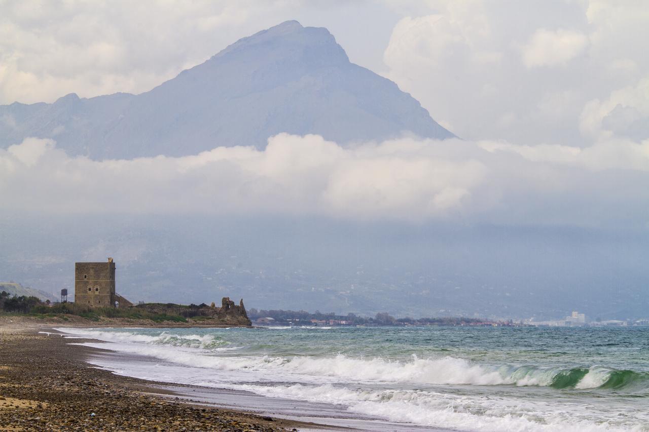 Hotel Paradise Beach Camera Mansardata Vicino Cefalu Piscina Aperta Campofelice Di Roccella Zewnętrze zdjęcie