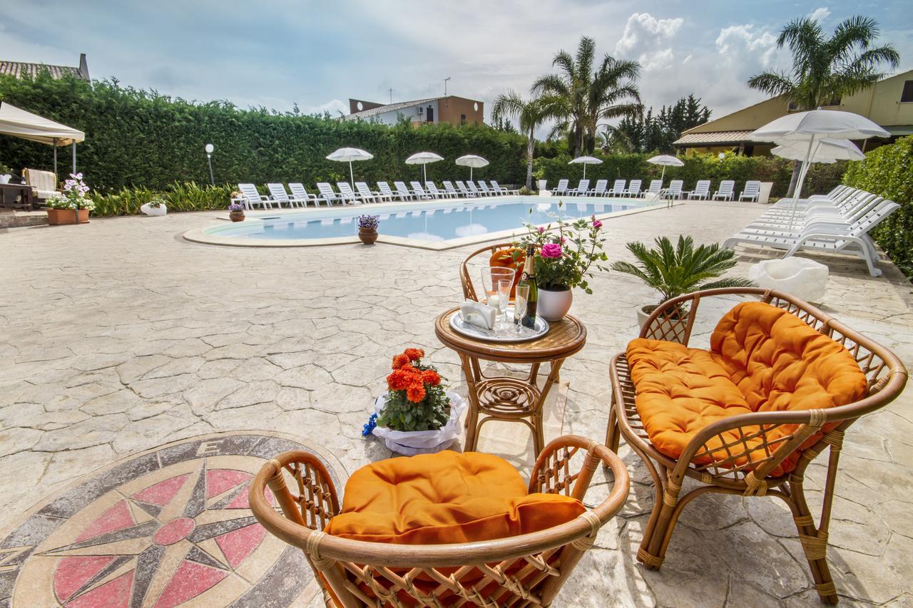 Paradise Beach Camera Mansardata Vicino Cefalu Piscina Aperta Campofelice Di Roccella Zewnętrze zdjęcie