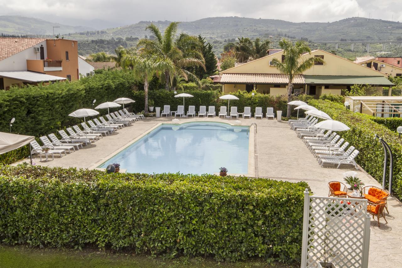 Hotel Paradise Beach Camera Mansardata Vicino Cefalu Piscina Aperta Campofelice Di Roccella Zewnętrze zdjęcie