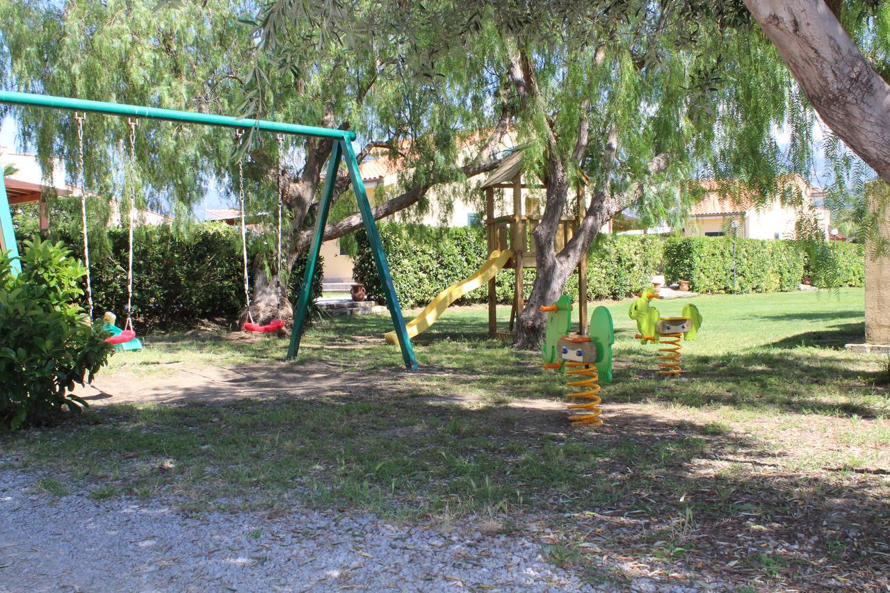 Hotel Paradise Beach Camera Mansardata Vicino Cefalu Piscina Aperta Campofelice Di Roccella Zewnętrze zdjęcie